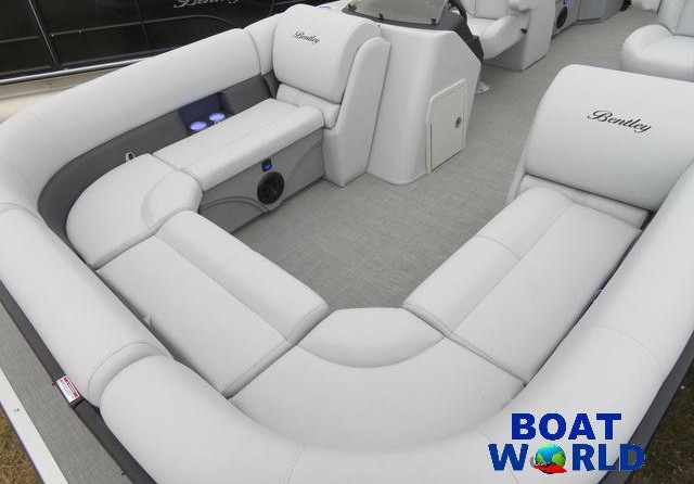 Premier Pontoons Navigator 220