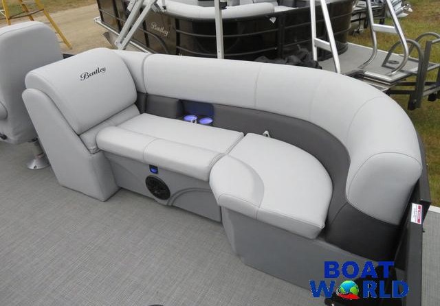 Premier Pontoons Navigator 220