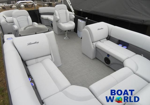 Premier Pontoons Navigator 220