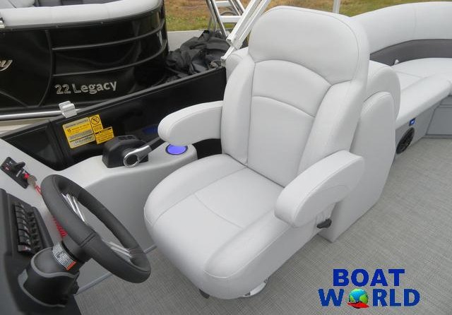 Premier Pontoons Navigator 220