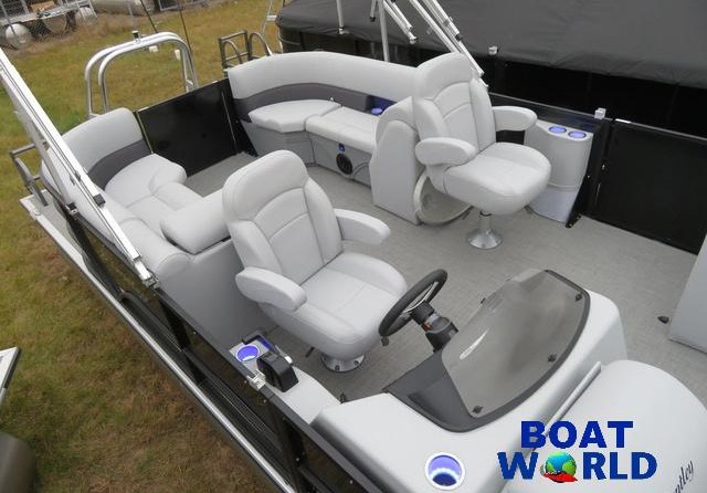 Premier Pontoons Navigator 220