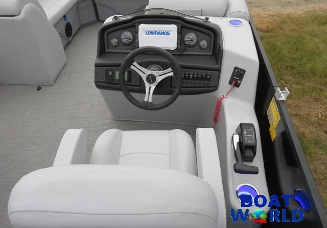 Premier Pontoons Navigator 220