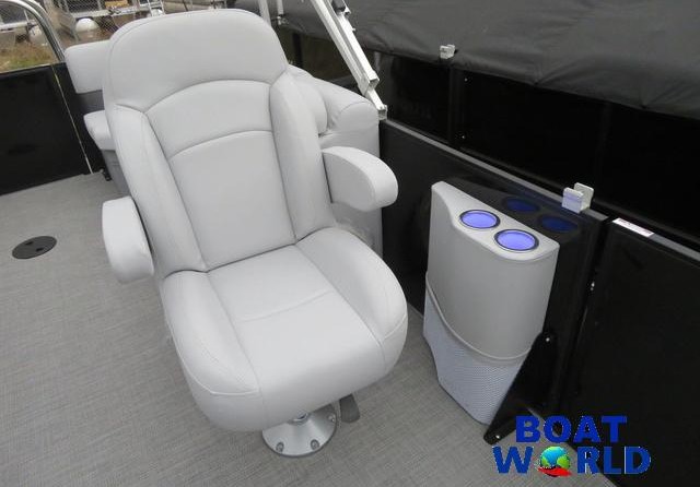 Premier Pontoons Navigator 220