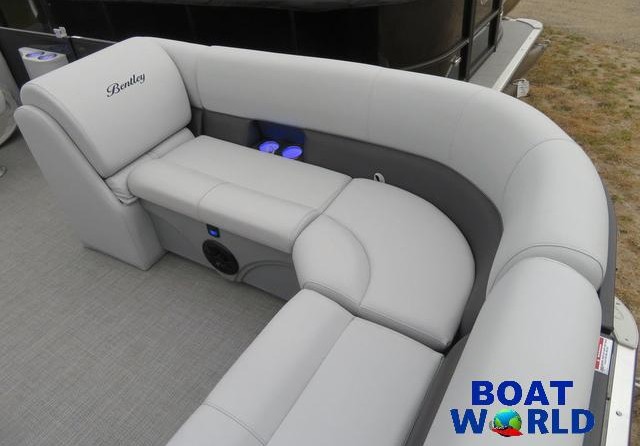 Premier Pontoons Navigator 220