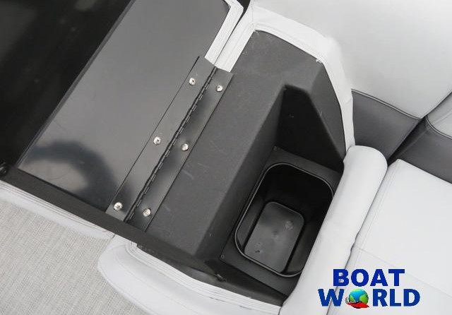 Premier Pontoons Navigator 220