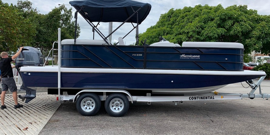 Hurricane FunDeck 236 OB