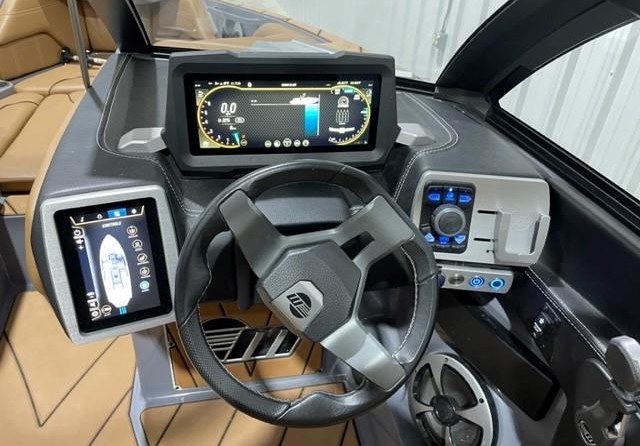 Malibu Wakesetter 25 LSV