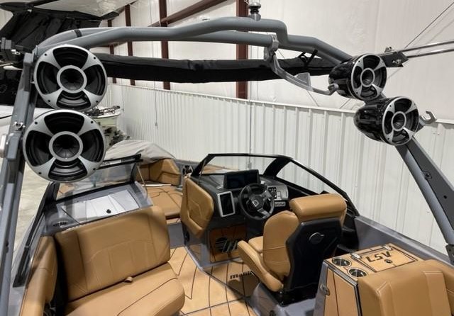 Malibu Wakesetter 25 LSV