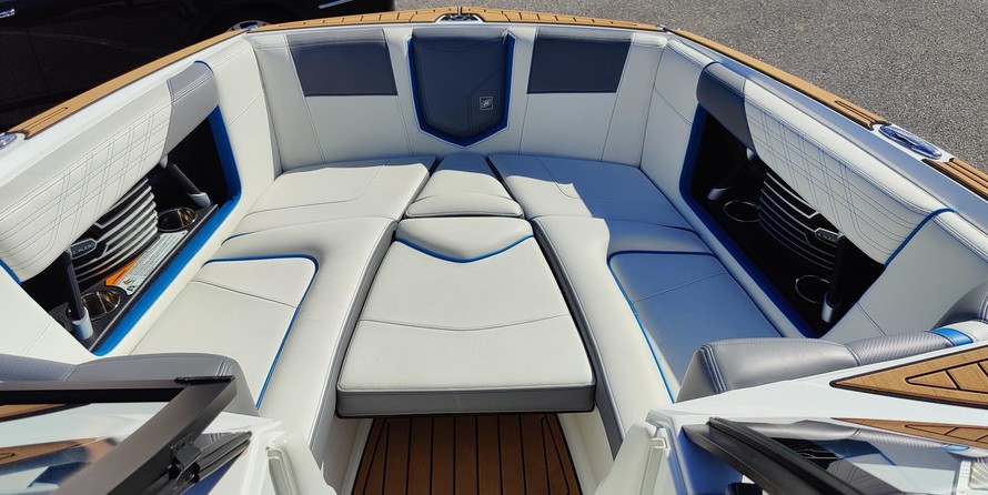 Super Air Nautique G23