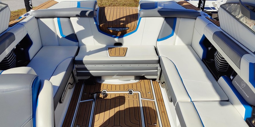 Super Air Nautique G23