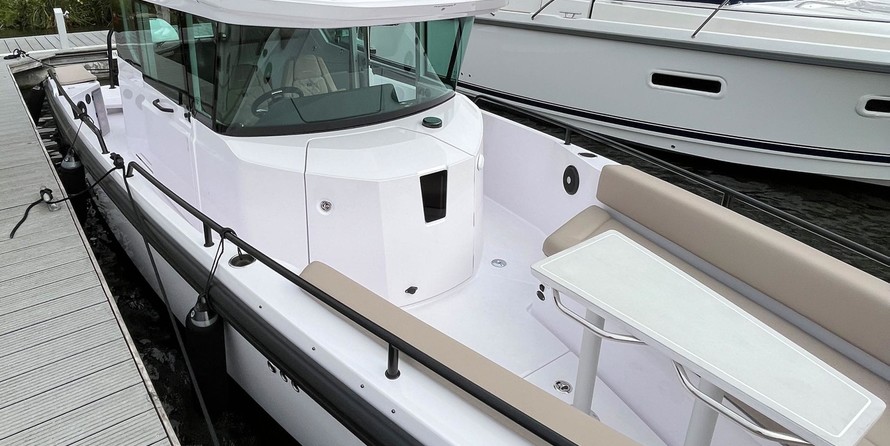 Axopar 28 Cabin