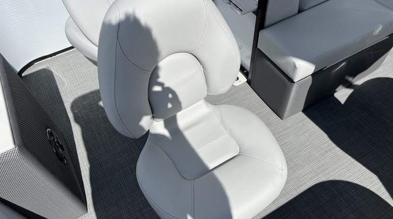 Larson LX 850 Classic SF