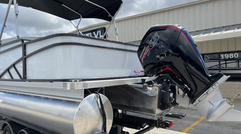 Larson LX 850 Classic SF