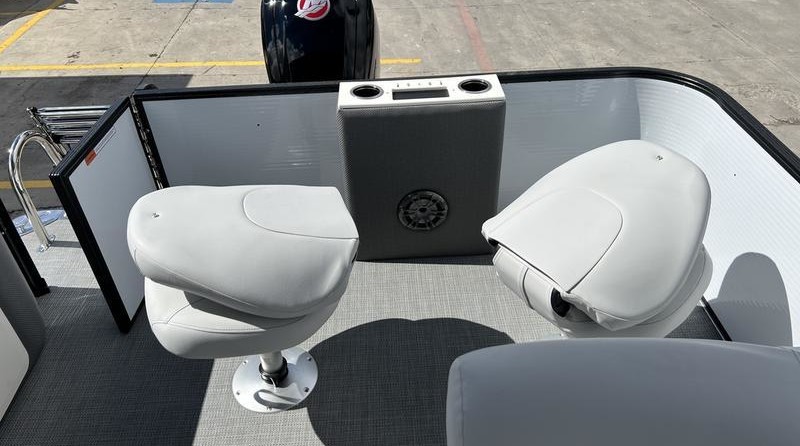 Larson LX 850 Classic SF