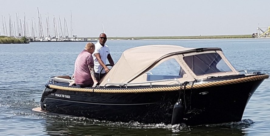 Seafarer 535 pilot boat - inboard diesel