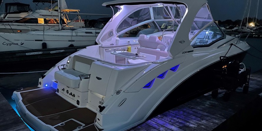 Chaparral 330 Signature