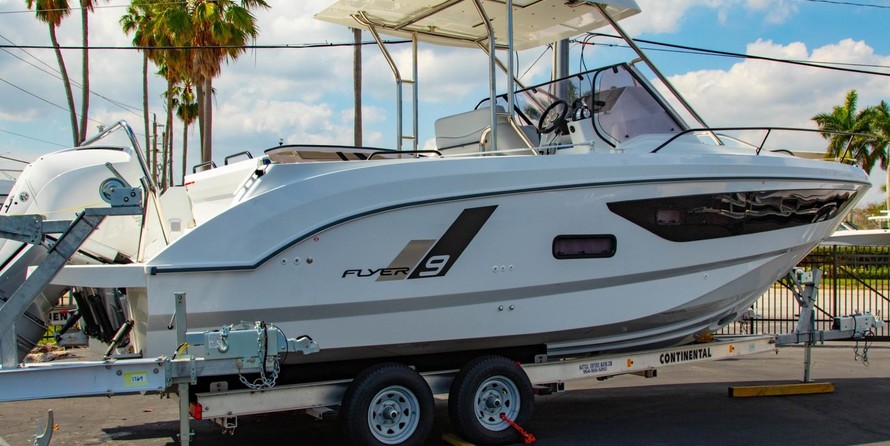 Beneteau America Flyer 8 Sundeck