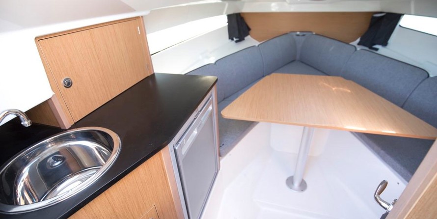 Beneteau America Flyer 8 Sundeck
