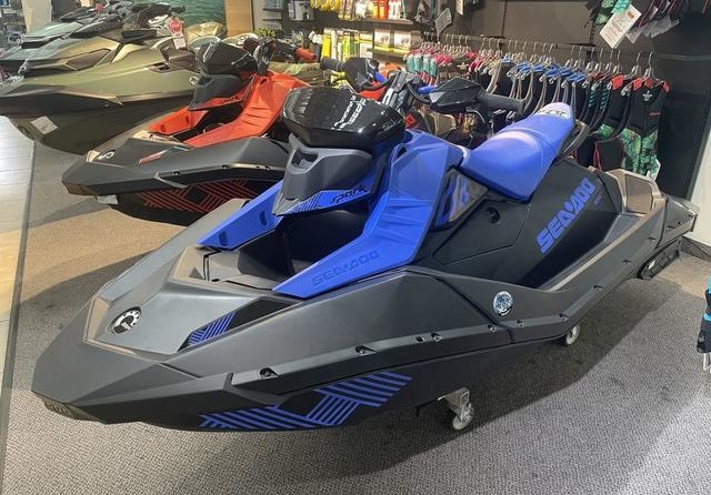 Sea-Doo Waverunner Spark� Trixx� 2-up Rotax� 900 H.O. ACE� iBR