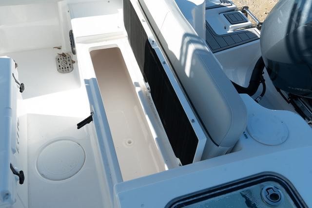 Sea Fox 228 Commander