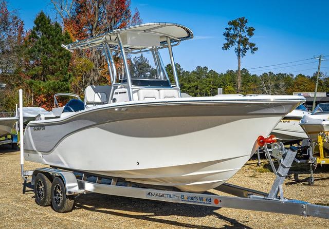 Sea Fox 228 Commander