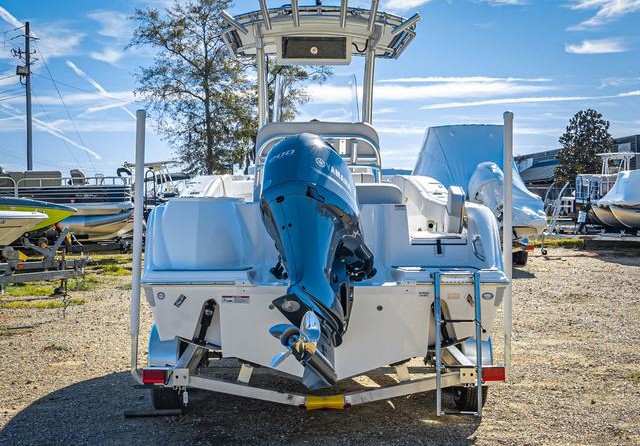 Sea Fox 228 Commander