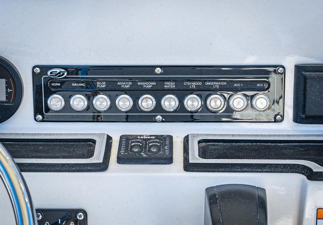 Sea Fox 228 Commander
