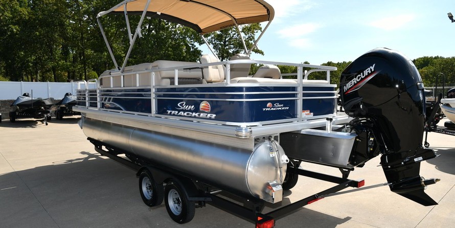 Sun Tracker Fishin Barge 22 DLX