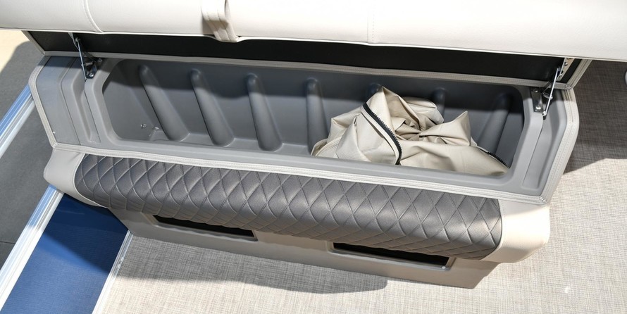 Sun Tracker Fishin Barge 22 DLX