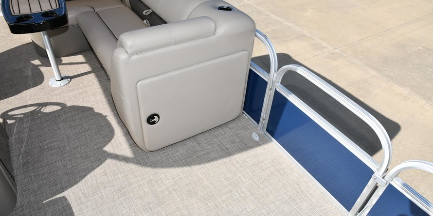 Sun Tracker Fishin Barge 22 DLX