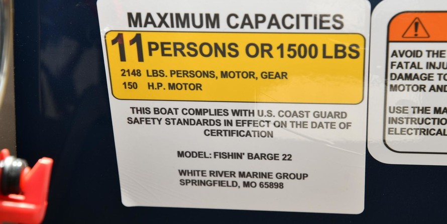 Sun Tracker Fishin Barge 22 DLX