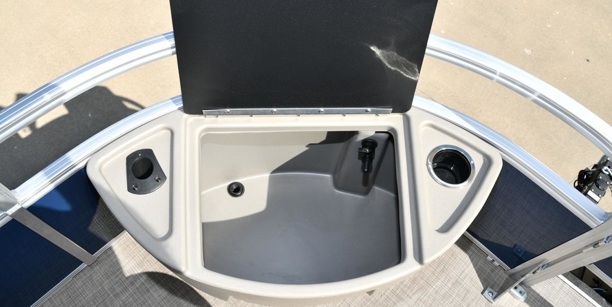 Sun Tracker Fishin Barge 22 DLX