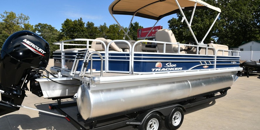 Sun Tracker Fishin Barge 22 DLX