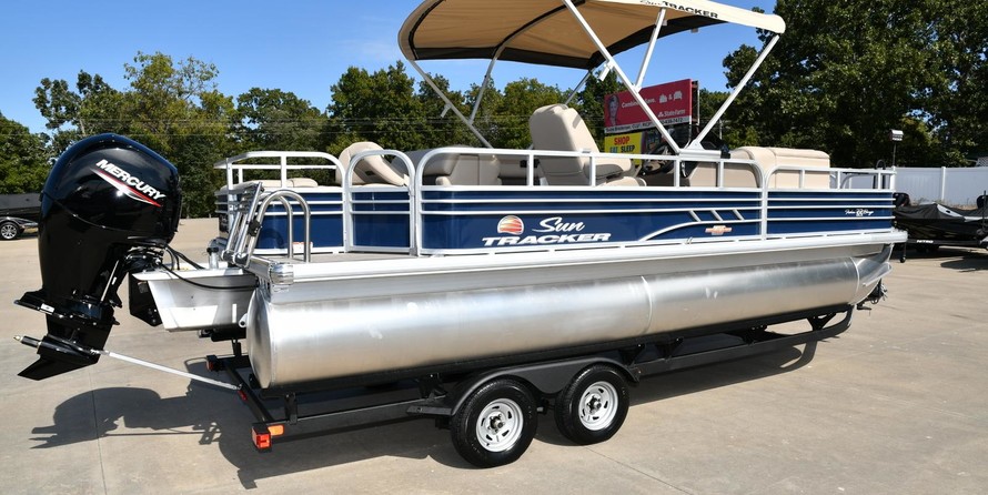Sun Tracker Fishin Barge 22 DLX