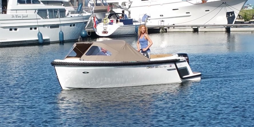 Corsiva 565 tender