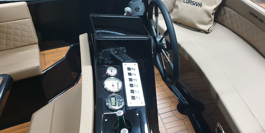Corsiva 565 tender