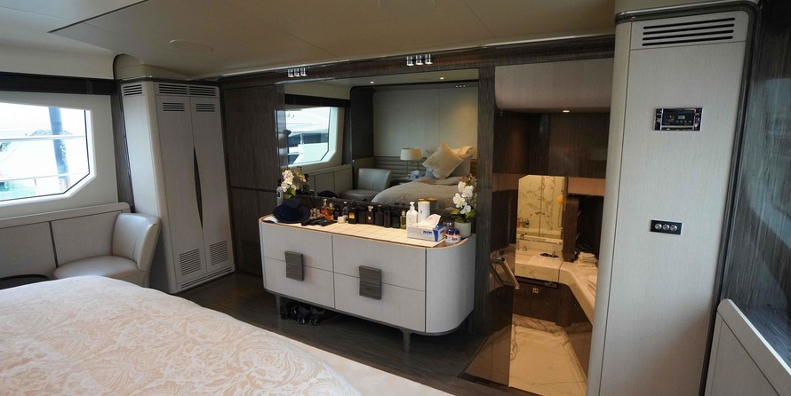 Azimut Grande 30 METRI