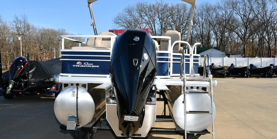 Sun Tracker Fishin Barge 22 XP3