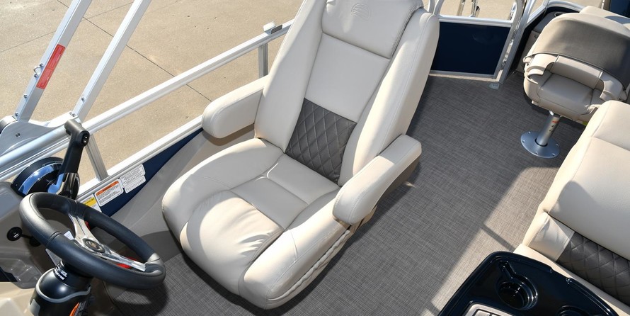 Sun Tracker Fishin Barge 22 XP3