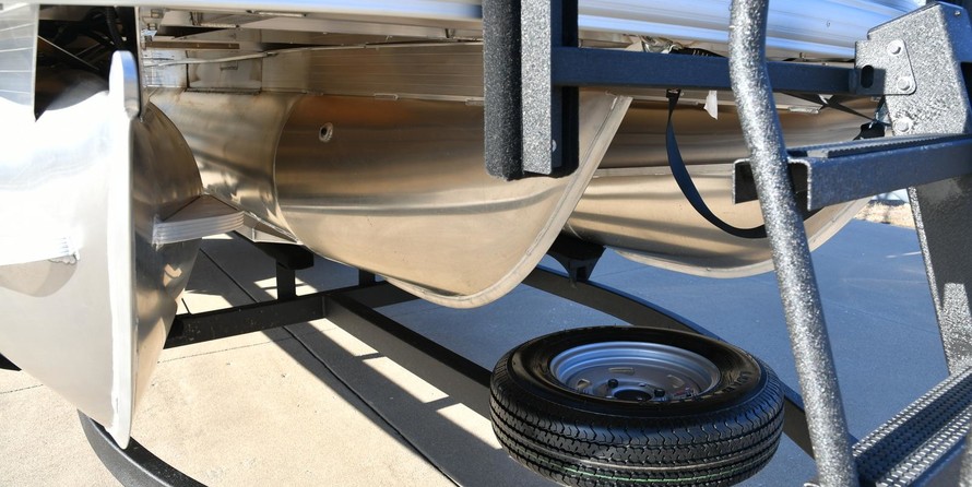 Sun Tracker Fishin Barge 22 XP3