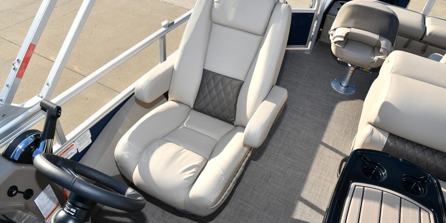 Sun Tracker Fishin Barge 22 XP3