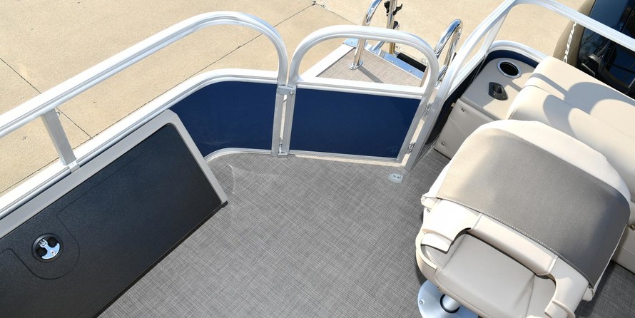 Sun Tracker Fishin Barge 22 XP3