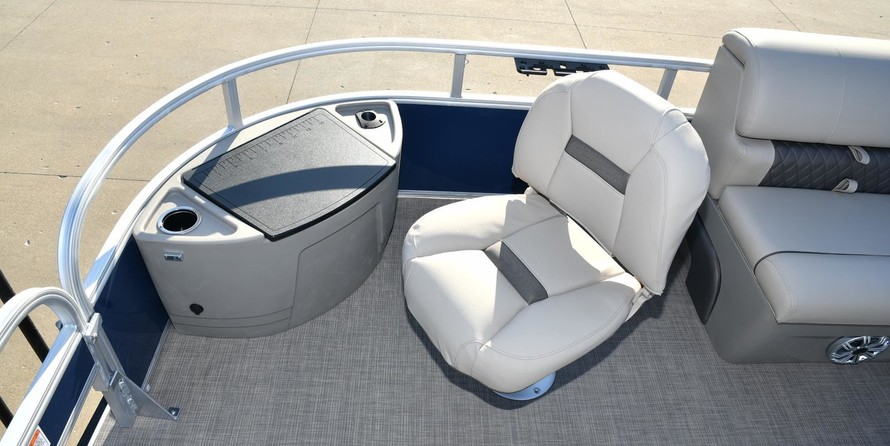 Sun Tracker Fishin Barge 22 XP3