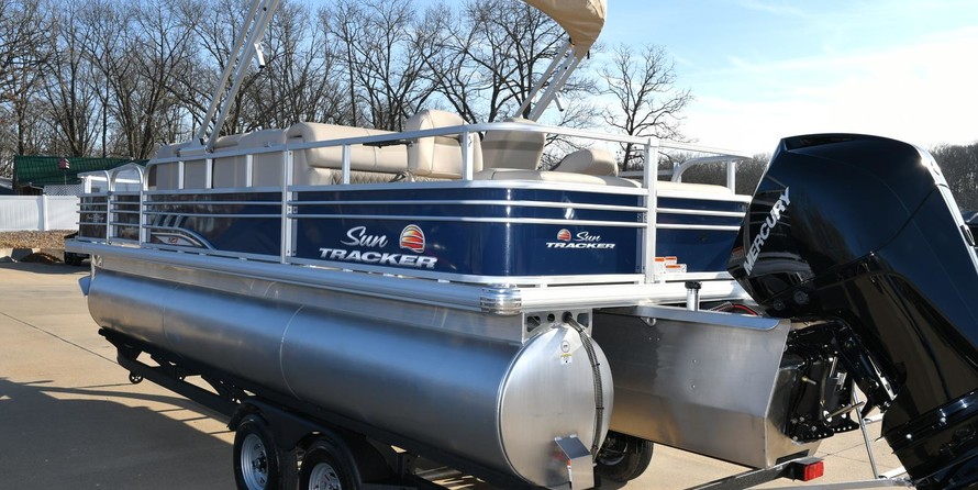 Sun Tracker Fishin Barge 22 XP3