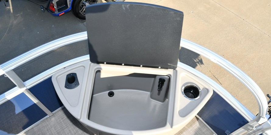 Sun Tracker Fishin Barge 22 XP3