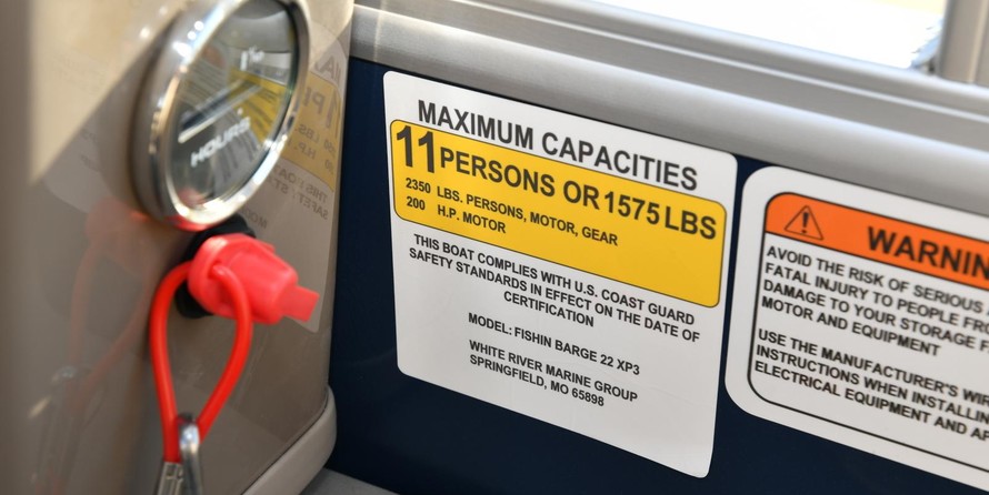 Sun Tracker Fishin Barge 22 XP3