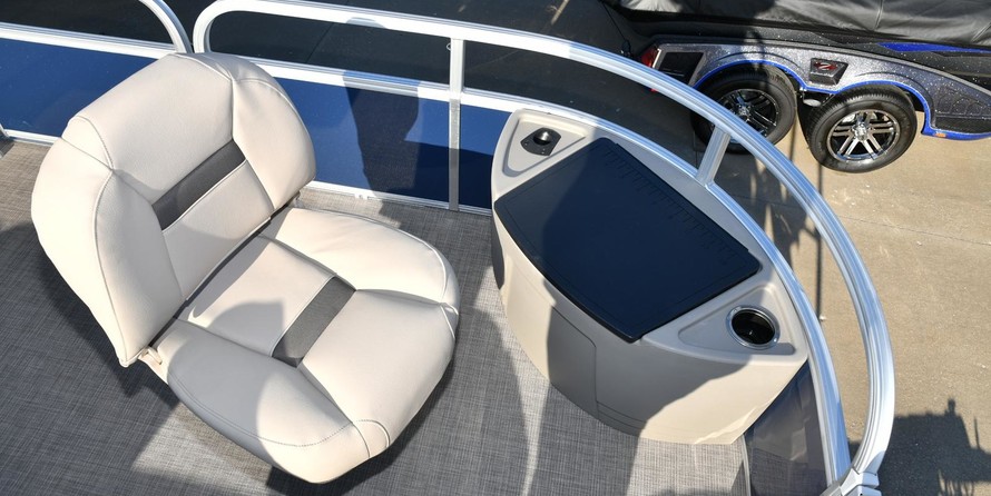 Sun Tracker Fishin Barge 22 XP3