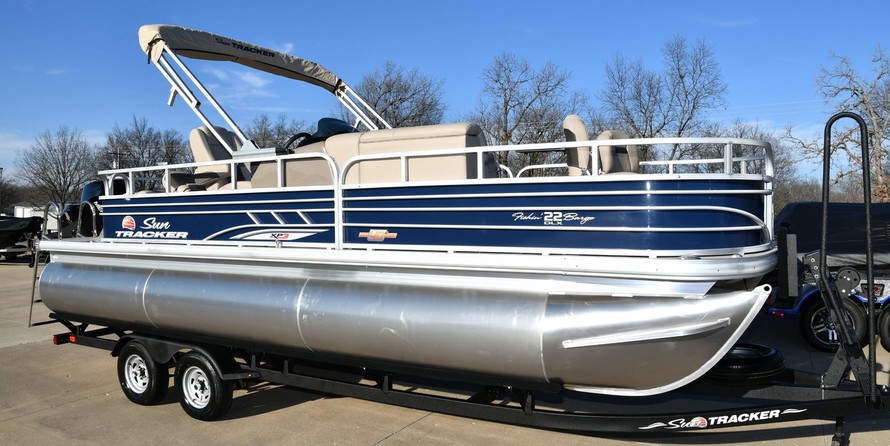 Sun Tracker Fishin Barge 22 XP3