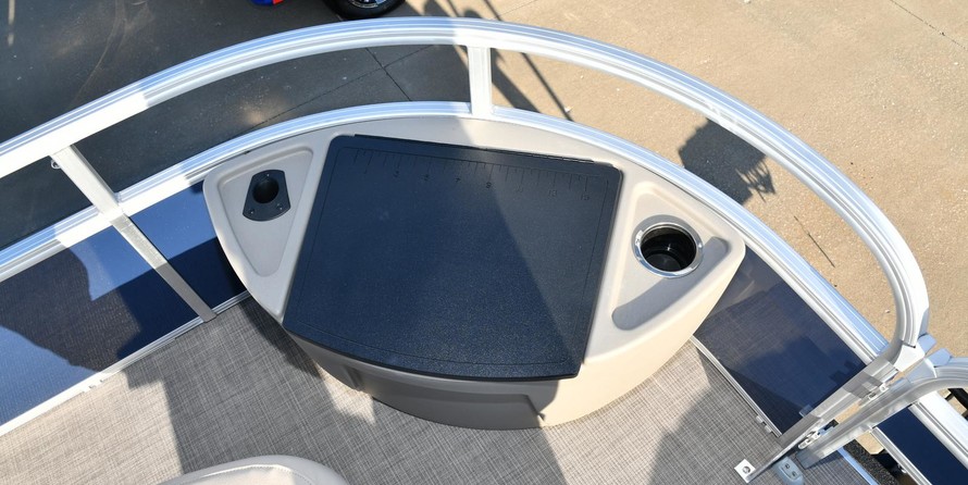 Sun Tracker Fishin Barge 22 XP3