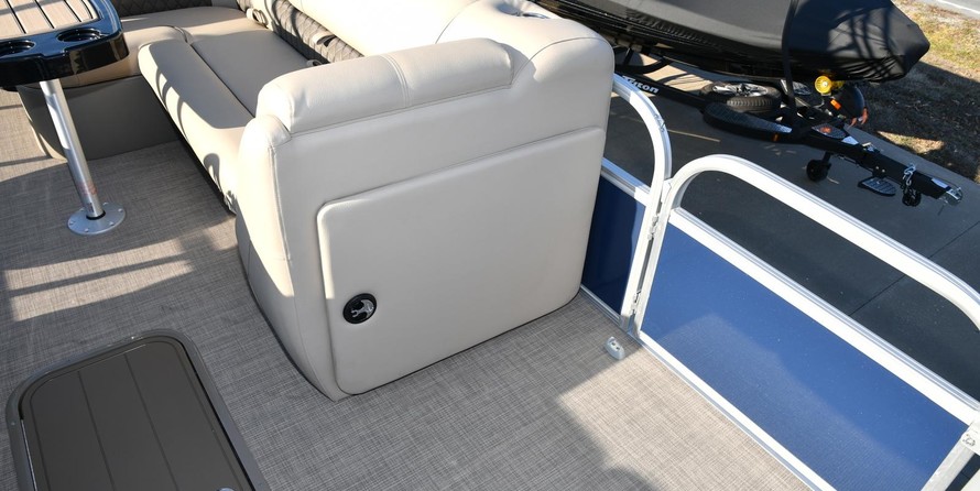 Sun Tracker Fishin Barge 22 XP3